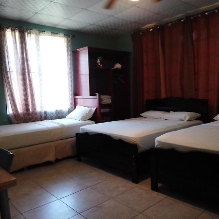 Hostel Guayacan Puerto Armuelles ภายนอก รูปภาพ