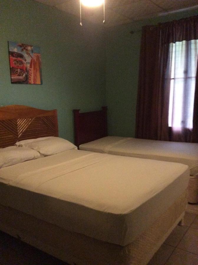 Hostel Guayacan Puerto Armuelles ภายนอก รูปภาพ