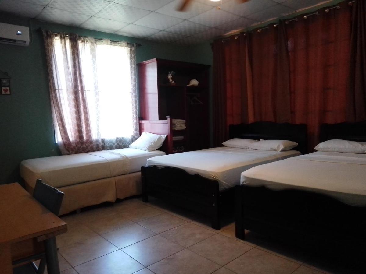 Hostel Guayacan Puerto Armuelles ภายนอก รูปภาพ