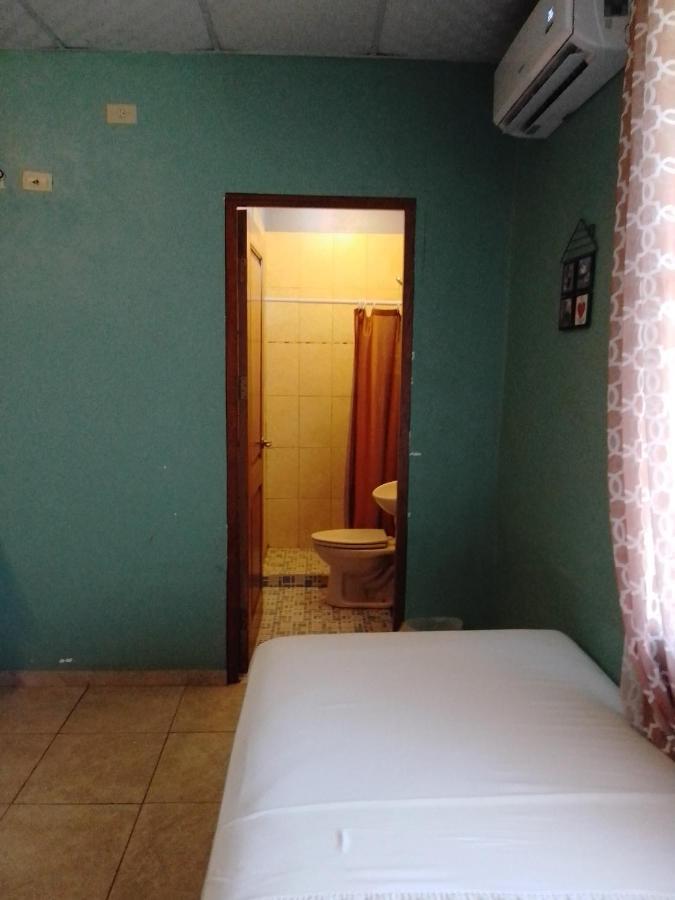 Hostel Guayacan Puerto Armuelles ภายนอก รูปภาพ