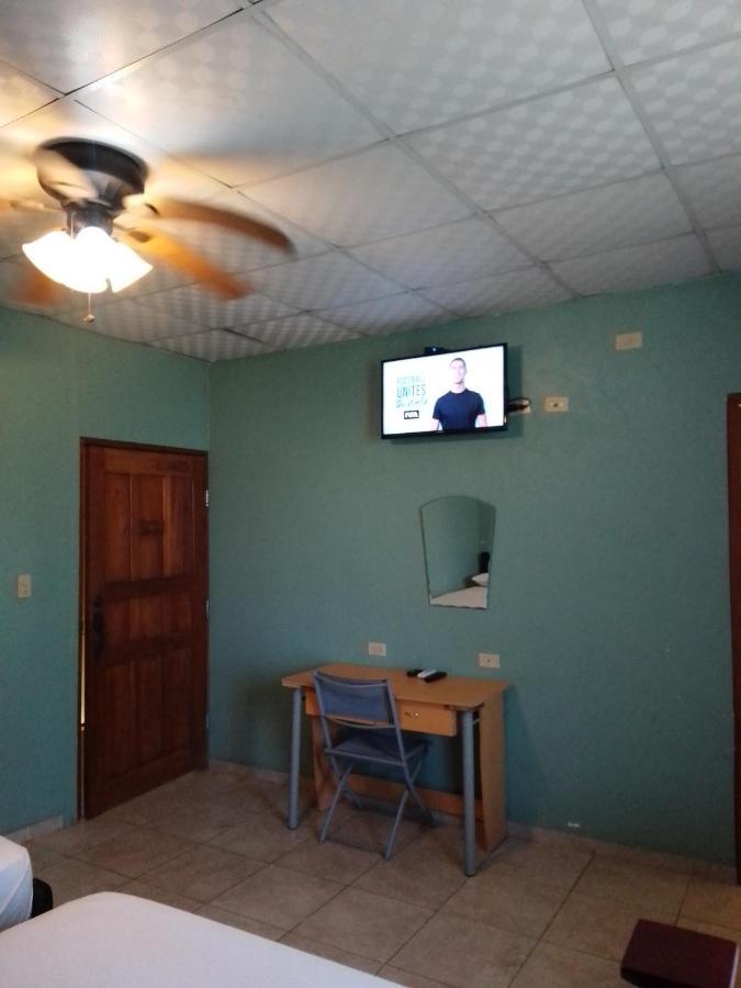 Hostel Guayacan Puerto Armuelles ภายนอก รูปภาพ